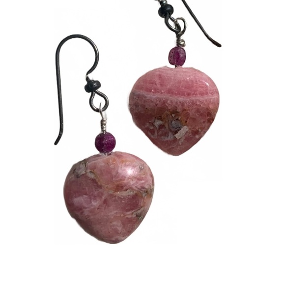Rhodochrosite/Sapphire heart Earrings. Beautiful - Picture 3 of 6